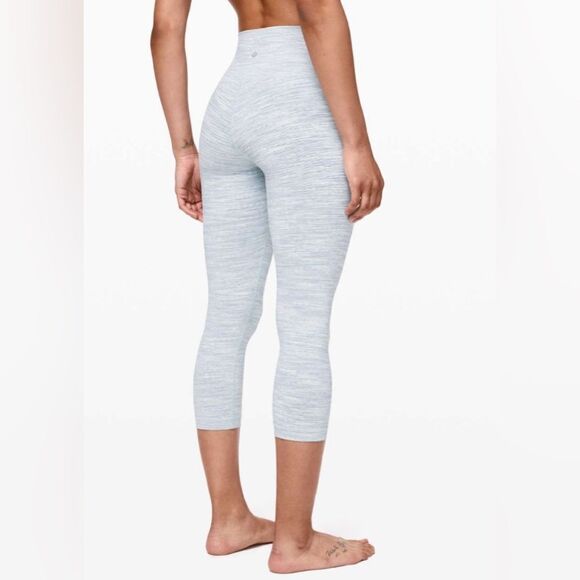 Lululemon wunder under crop tight high rise 21” size 8 - Picture 2 of 6